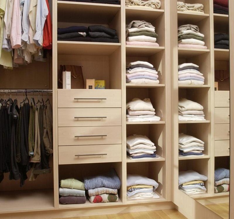 Comment organiser votre armoire pour gagner de l'espace et faciliter le  rangement ? Blog - Kit-M